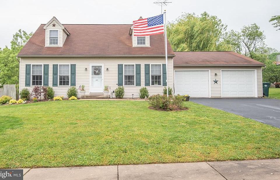 1st image of 121 Larkspur Dr