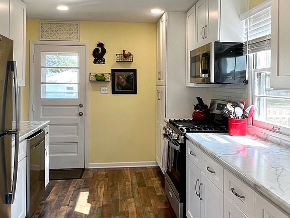 4th image of 1029 E Taylor St