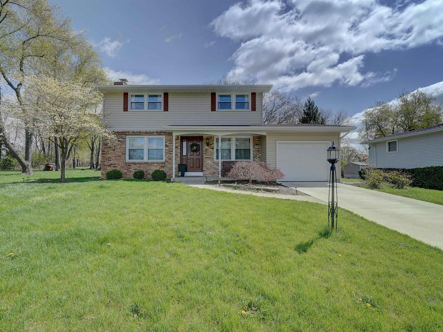 300 Iwo St, Auburn, IN 46706 Zillow