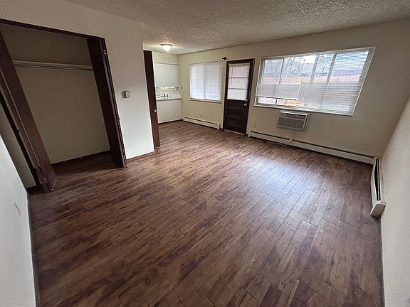 2nd image of 129 Dartmouth Trl APT 4