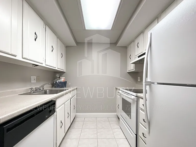 530 N Main Street - The Townhouse. — Photo 115