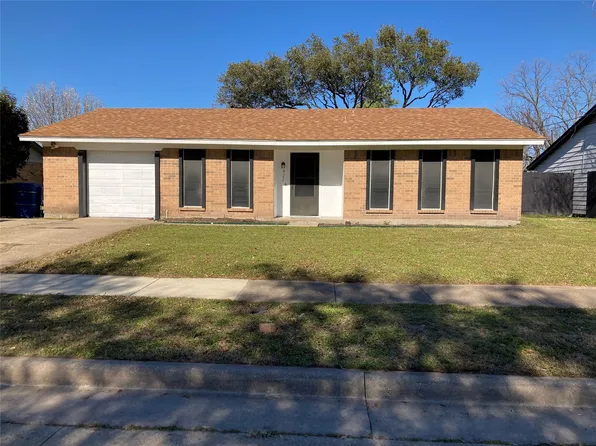 422 Southlake Dr, Forney, TX 75126