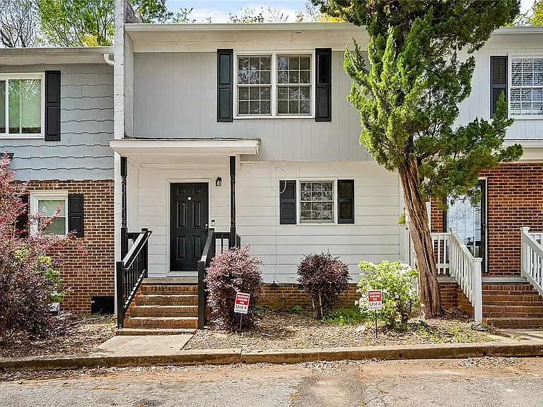 119 Freedom Dr #4 — Photo 2
