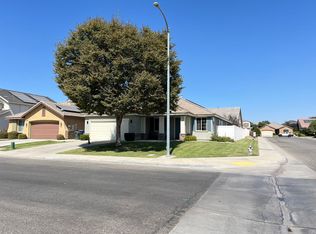10400 Onyx Peak Ln, Bakersfield, CA 93311