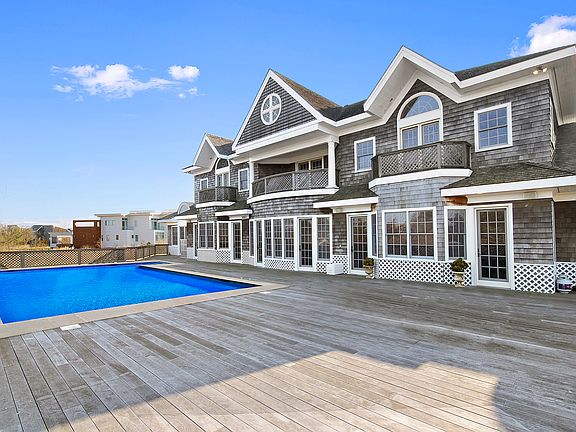 5th image of 132 Beach Ln