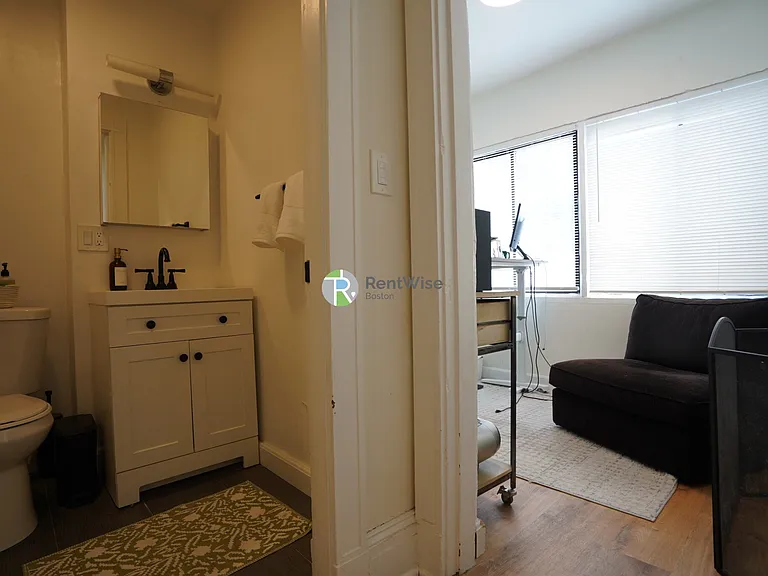 230 Walnut St #24 — Photo 38