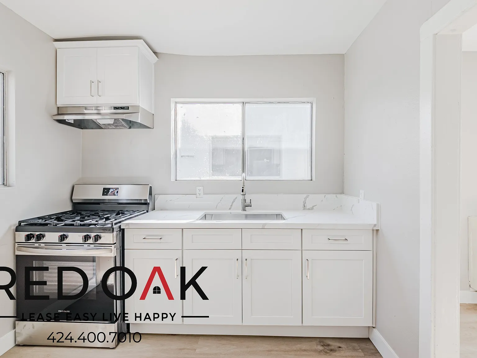 Welcoming 1-Bed with High Ceilings, Stainless Steel Appliances, Walk-In Closet and Parking Availa... — Photo 2