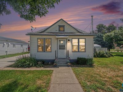 402 S Maple St, Howard, SD, 57349