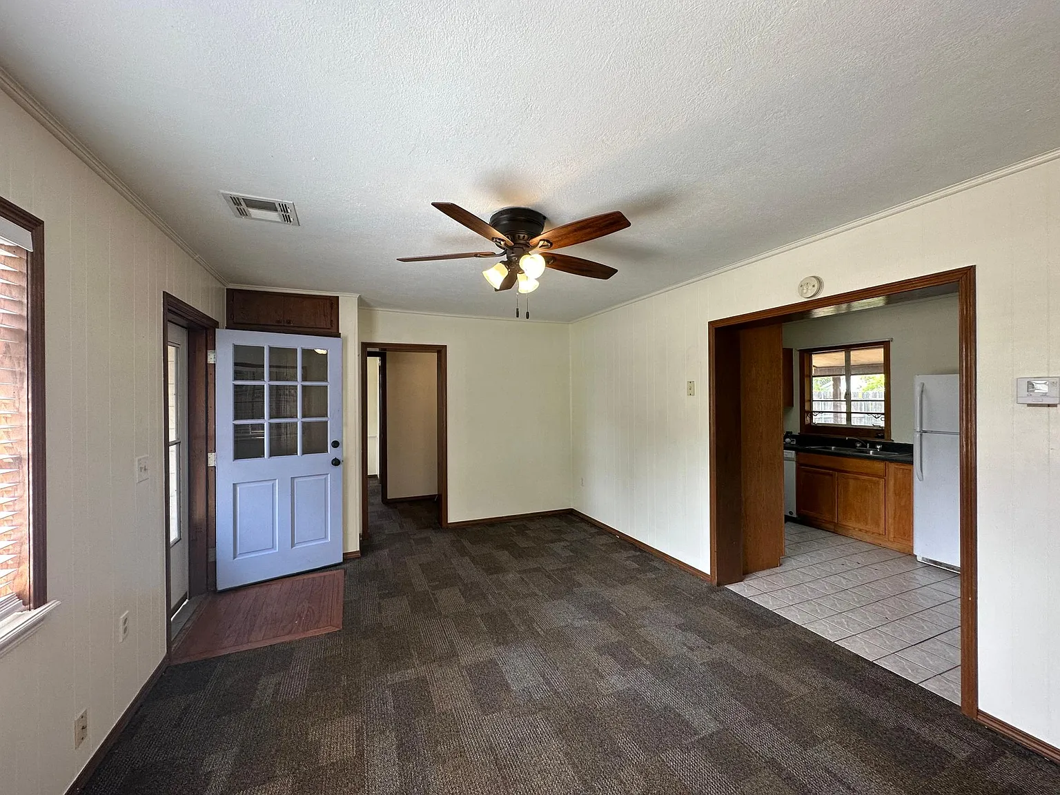 2 bed, 878 sqft, $1,025 — Photo 2