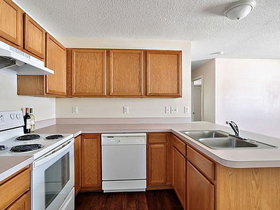 5th image of 523 Paulling Dr #1