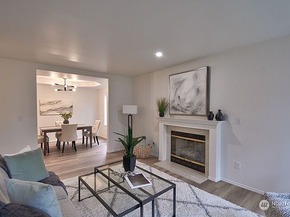 3rd image of 2515 Kempton Street SE