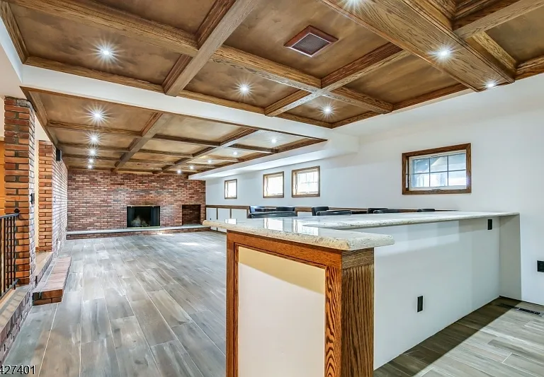 1008 Mary Allen Ln — Photo 25