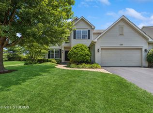 205 Meadowlark Cir, Lindenhurst, IL 60046