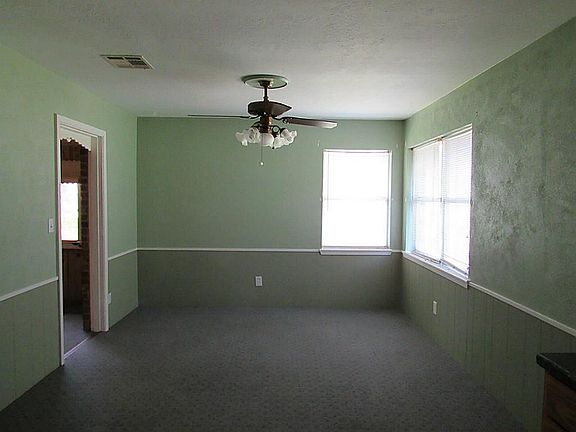 5th image of 34 E Old Field Dr