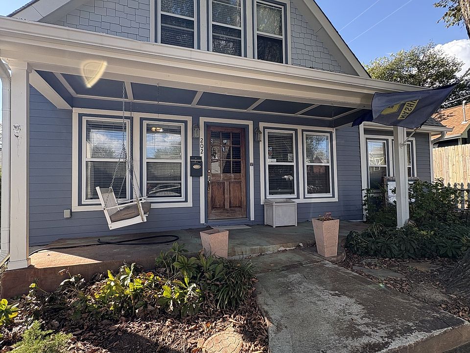 1st image of 202 S 17th St