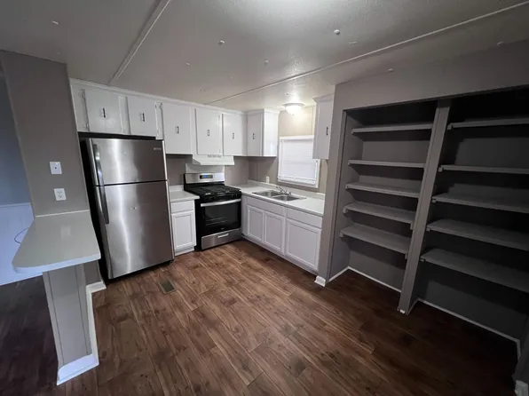 750 Silent Valley Rd Trailer 27, Lockhart, TX 78644