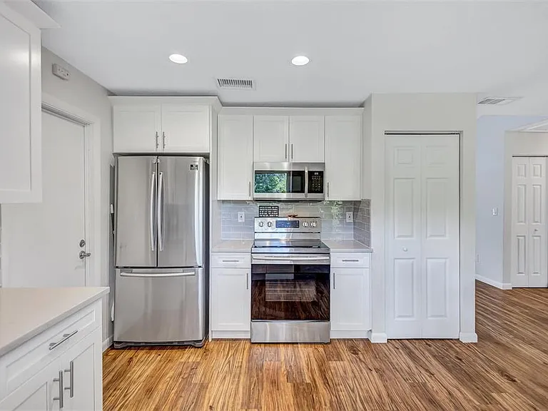 504 7th St SE — Photo 11