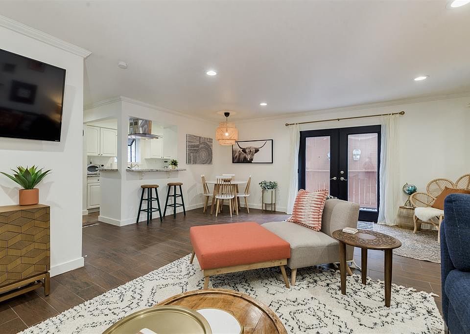 1st image of 2229 Mimosa Dr APT 1