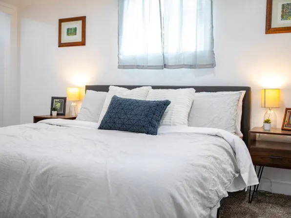 9949 S Sego Lily Dr, Sandy, UT