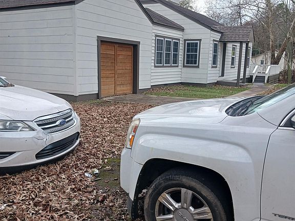 3rd image of 617 8th Ave