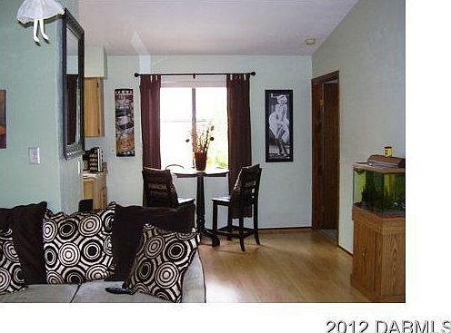3rd image of 627 Cole Dr
