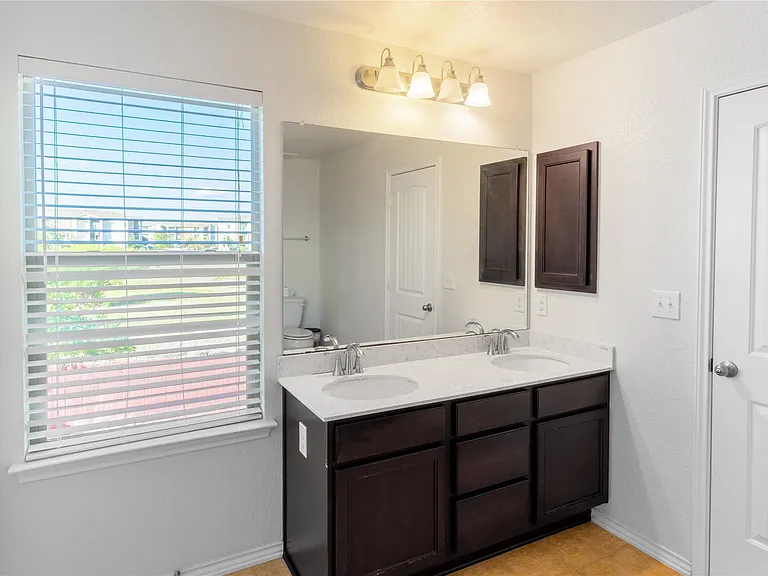 606 Screech Owl Dr — Photo 12