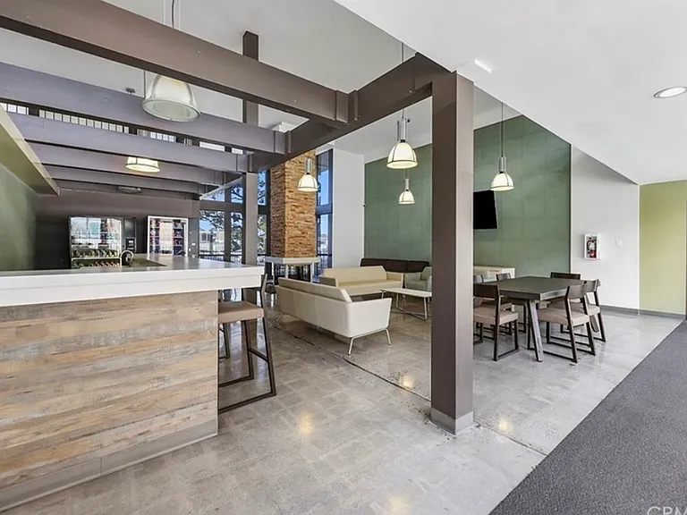 5585 E Pacific Coast Hwy #365 — Photo 30
