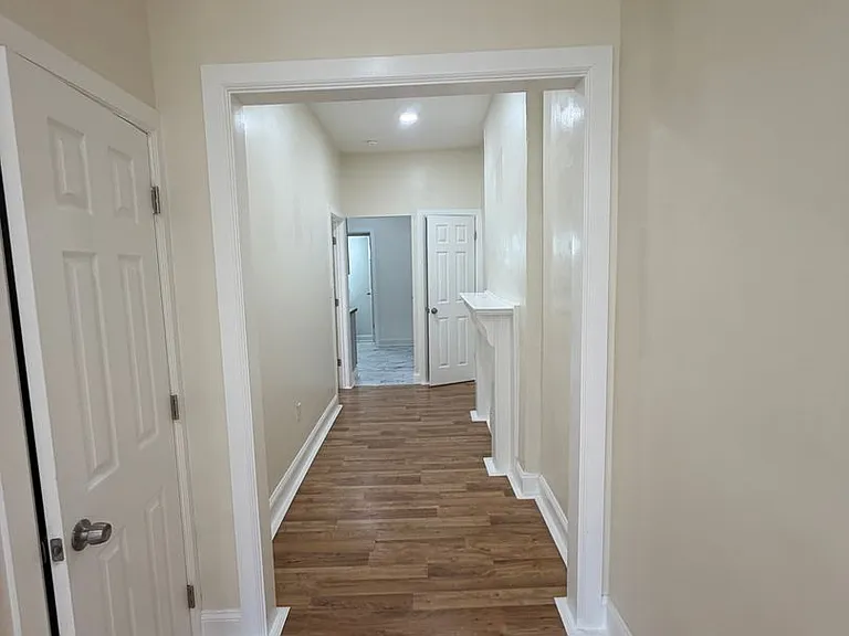 451 W Bringhurst St — Photo 8