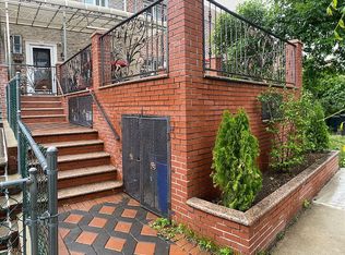 15325 78th Rd, Flushing, NY 11367
