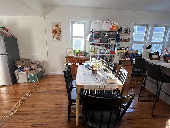 4th image of 52 Raymond Ave #1