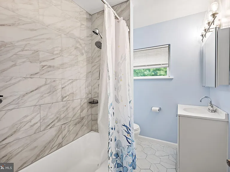 139 Hawaii Ave NE — Photo 13