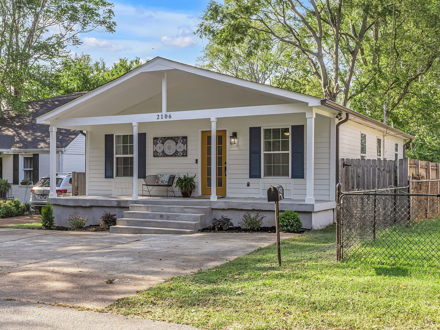 3 bed, 1.5 bath, 1247 sqft, $2,300 — Photo 4