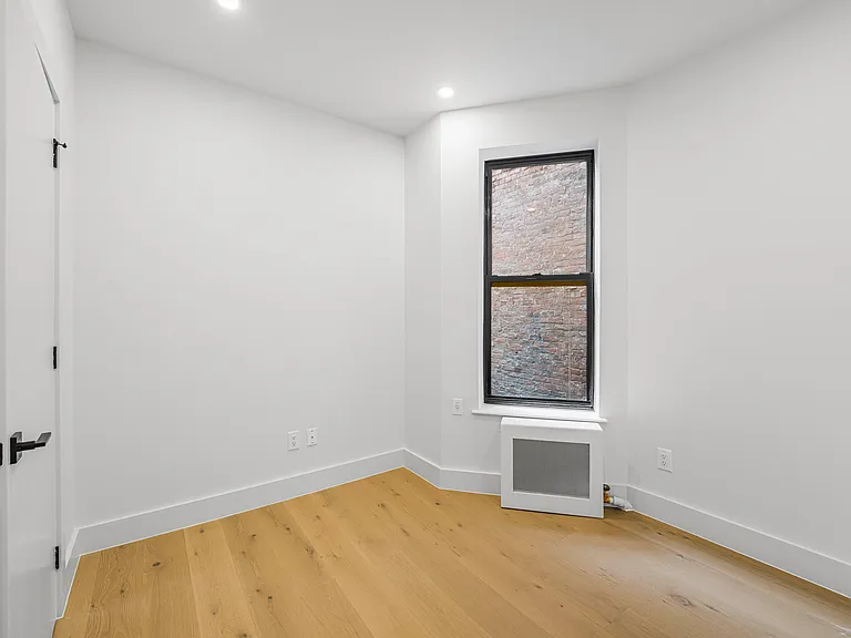 188 6th Ave #5R — Photo 9