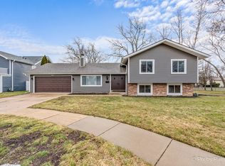 1232 Nashua Ln, Hanover Park, IL 60133