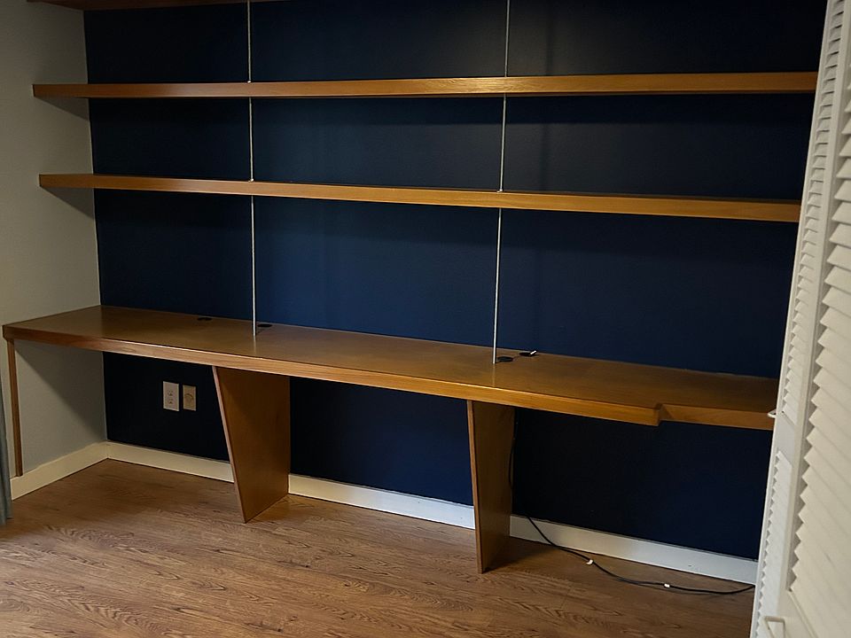 second bedroom with desks for 2