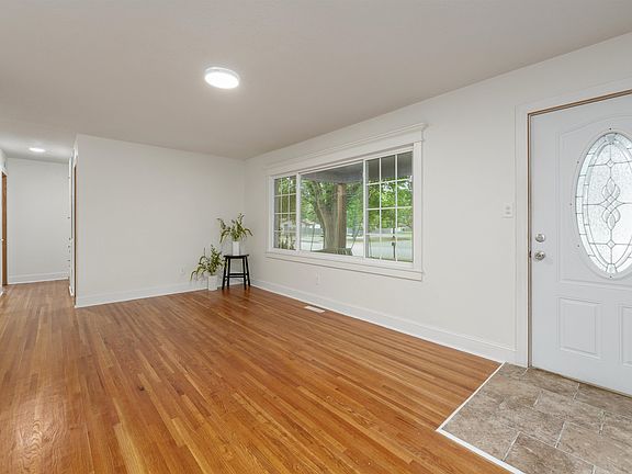 2nd image of 502 Riverdale Dr