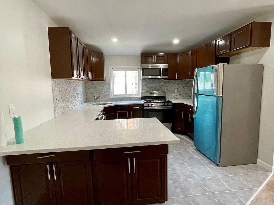 1st image of 120 172nd St #2