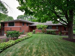 310 Scottswood Rd, Riverside, IL 60546