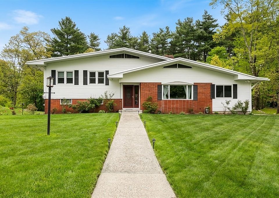 1st image of 36 Fanning Ave