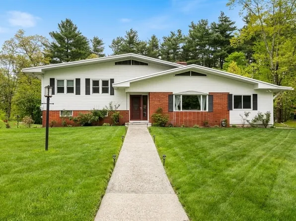 36 Fanning Ave, Dracut, MA 01826