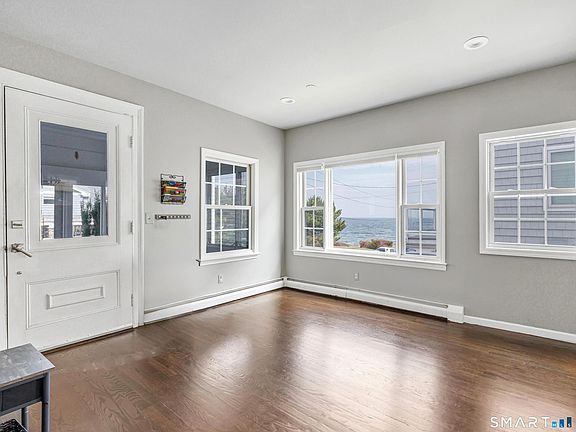 5th image of 8 Parkland Place