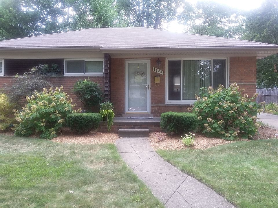 1st image of 1424 S Wilson Ave