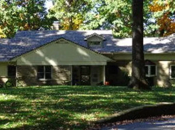 4126 Lakeside Dr, Kalamazoo, MI 49008