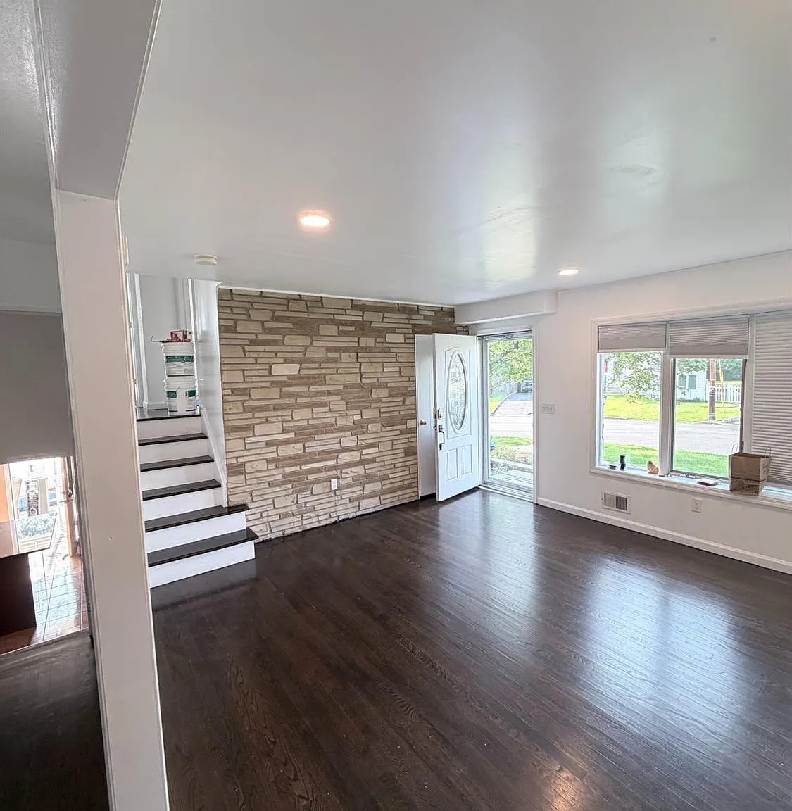 4 bed, 3.0 bath, $3,900 — Photo 3