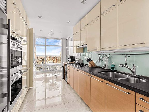 5th image of 151 E 58th St APT 36A