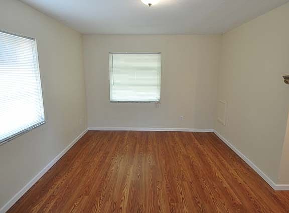 5th image of 2100 64th Ave S