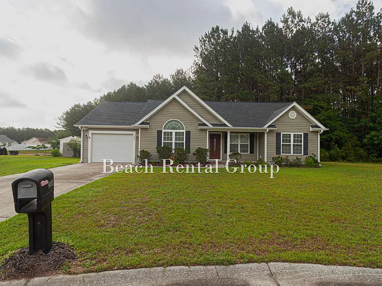 204 Macarthur Dr — Photo 1