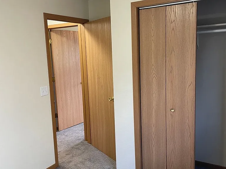 1424 E Redwood Blvd — Photo 10