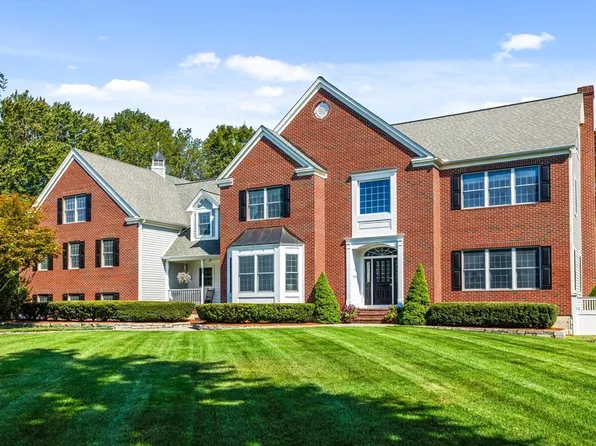 14 Morning Glory Cir, Westford, MA 01886