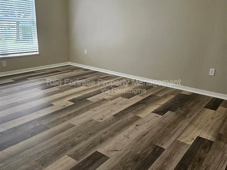 1138 NW 15th Ter — Photo 9